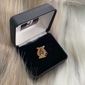 Alpha Chi Omega pin AXO